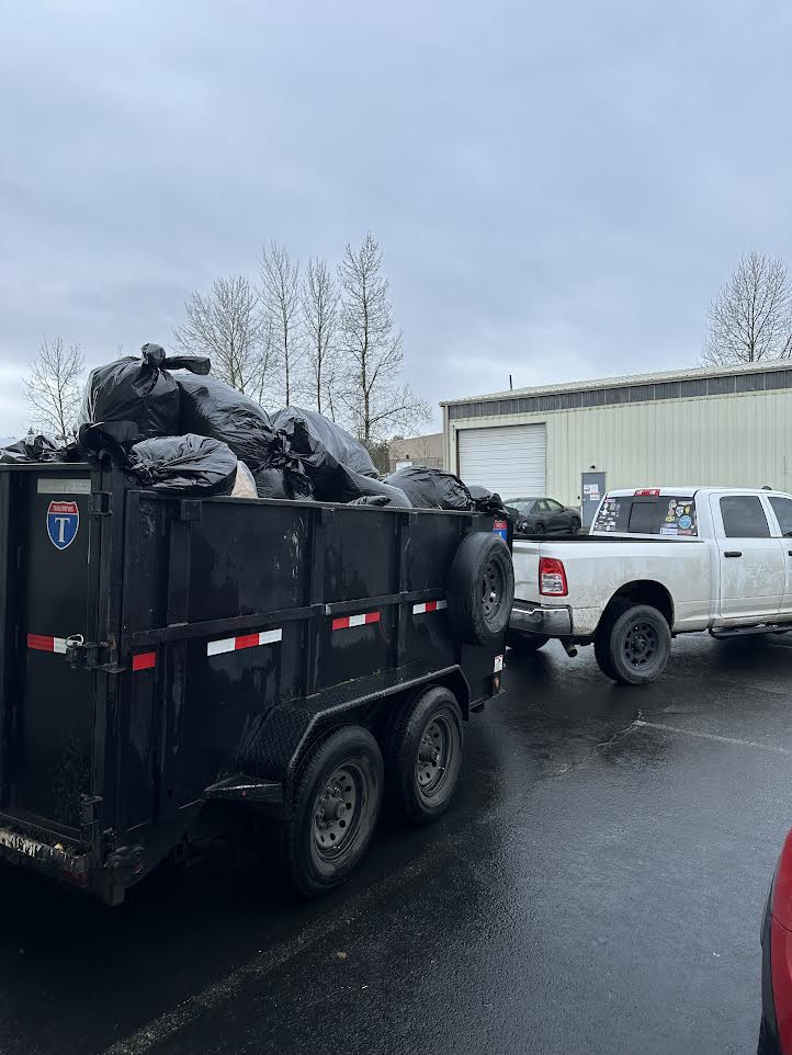 Junk removal in Salem, Oregon - EZ Junk & Hauling truck and trailer