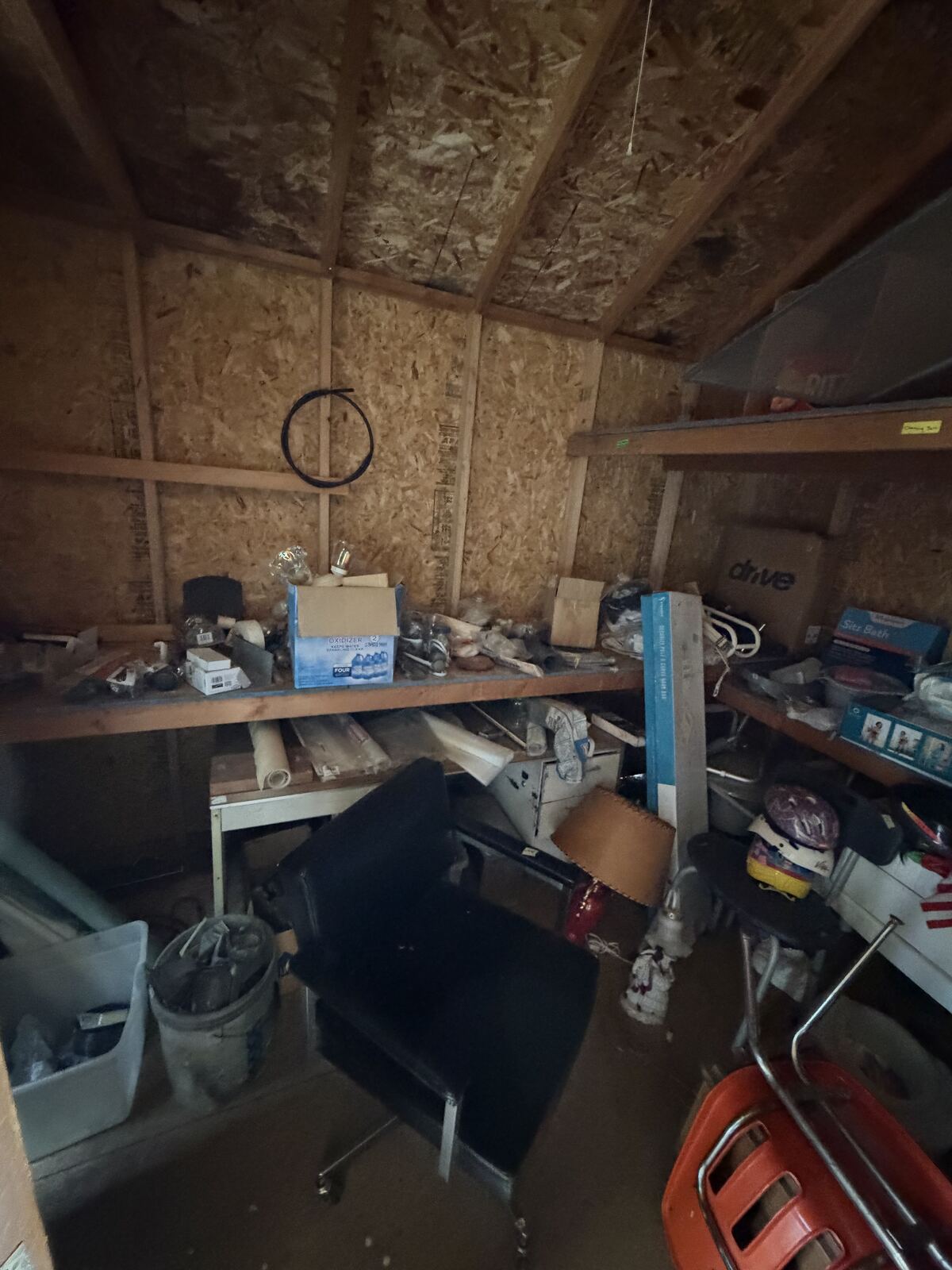 Junk removal in Silverton, Oregon by EZ Junk and Hauling
